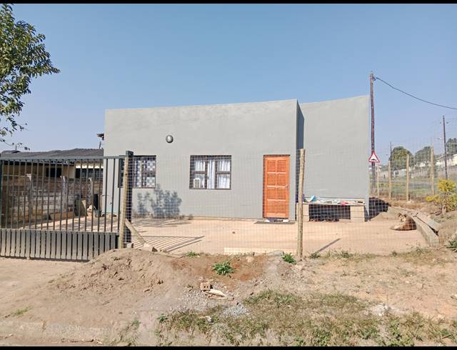 4 BEDROOM FREEHOLD FOR SALE IN NORTHDALE